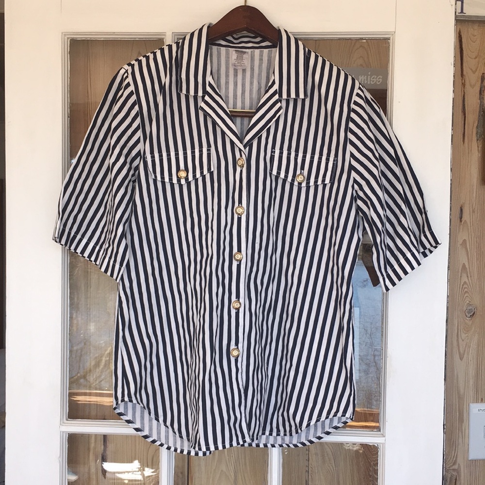 Nautical look, navy short sleeve small ladies cotton/poly washable great condit.
